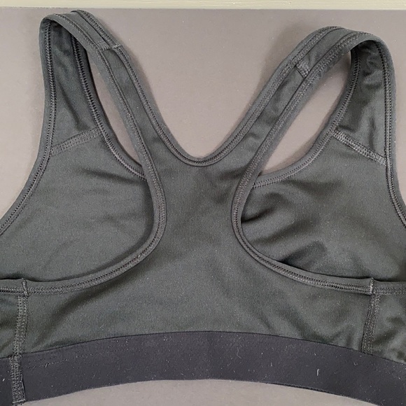 Nike sports bras - Picture 2 of 5